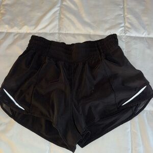 Lululemon Hotty Hot High-Rise Shorts 2.5”